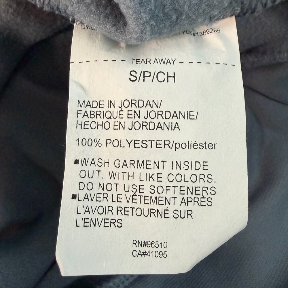 Oversized Gray Under Armour Hoodie for Women - Picture 7 of 7